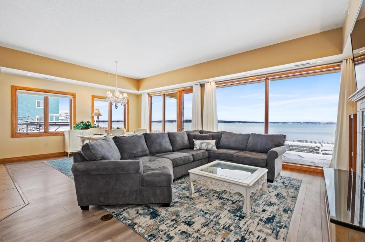 Sugar Beach Villa 1012 Luxury Waterfront Condo Traverse City Dış mekan fotoğraf