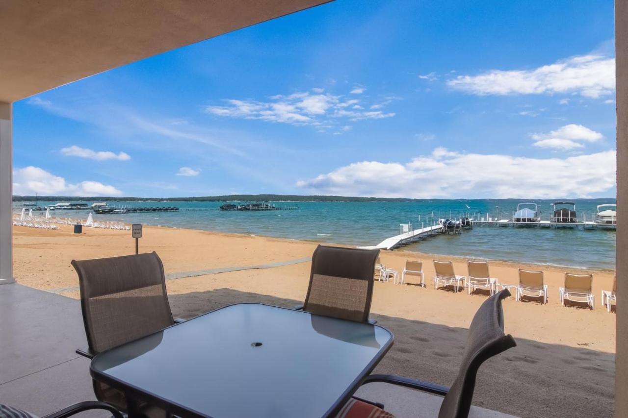 Sugar Beach Villa 1012 Luxury Waterfront Condo Traverse City Dış mekan fotoğraf