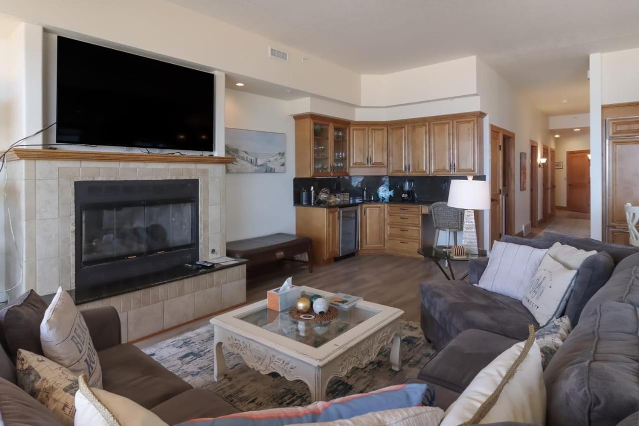 Sugar Beach Villa 1012 Luxury Waterfront Condo Traverse City Dış mekan fotoğraf
