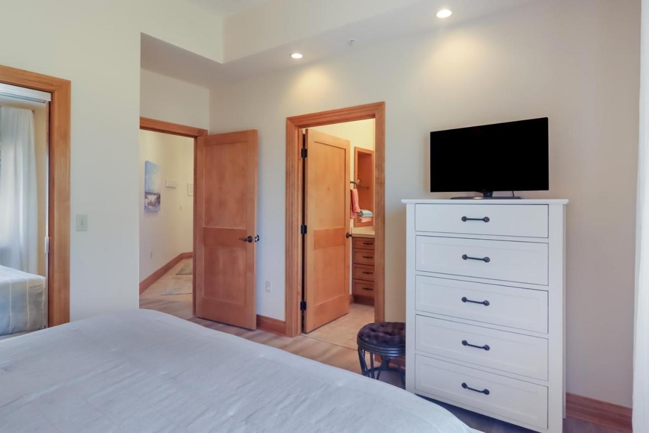 Sugar Beach Villa 1012 Luxury Waterfront Condo Traverse City Dış mekan fotoğraf