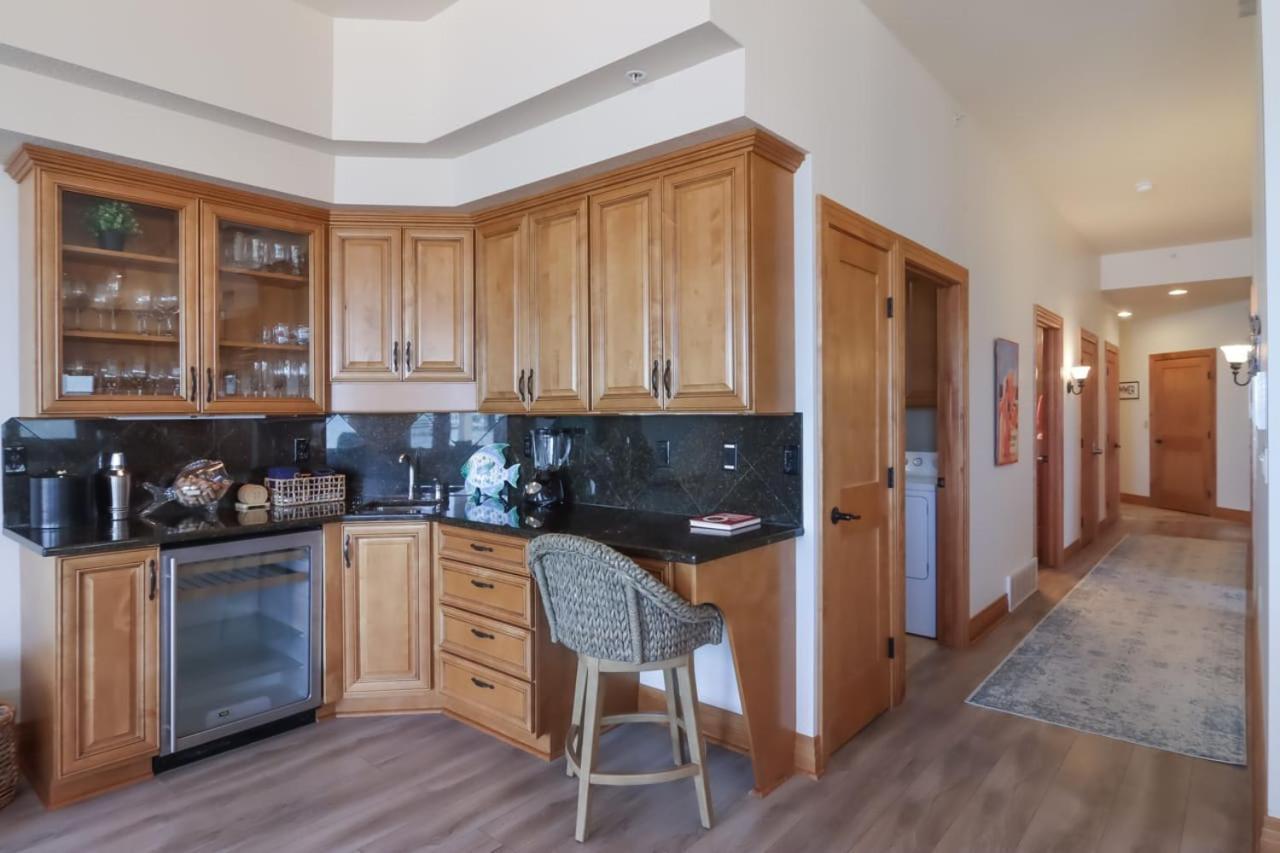 Sugar Beach Villa 1012 Luxury Waterfront Condo Traverse City Dış mekan fotoğraf