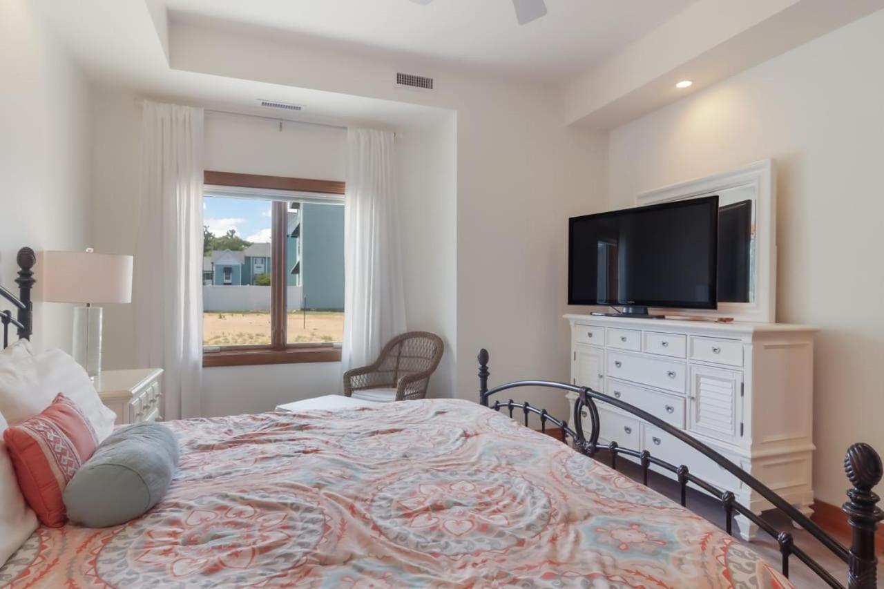 Sugar Beach Villa 1012 Luxury Waterfront Condo Traverse City Dış mekan fotoğraf